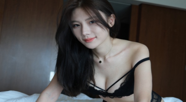 【套图】段爱辰 - R18 希威社模特 常服